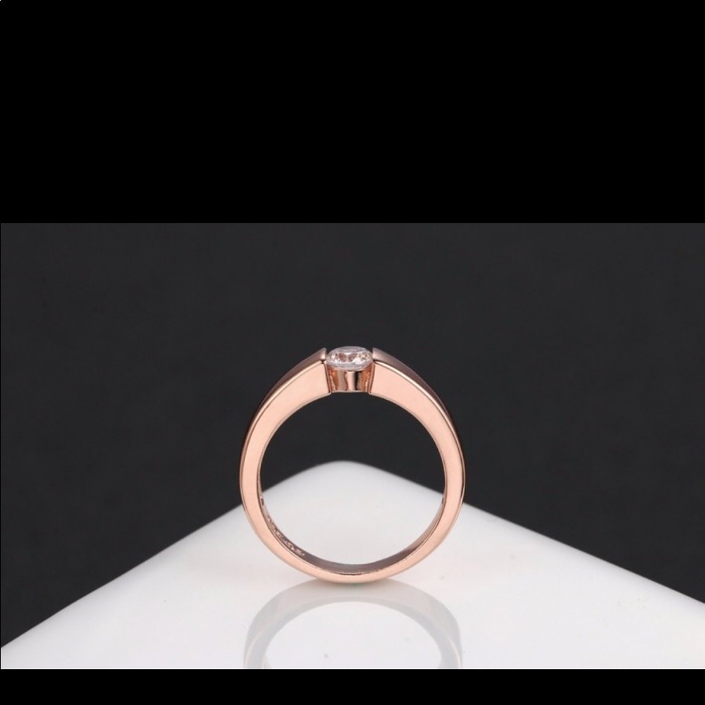 18K GP Rose Gold Beautiful Ring New - Picture 7 of 8